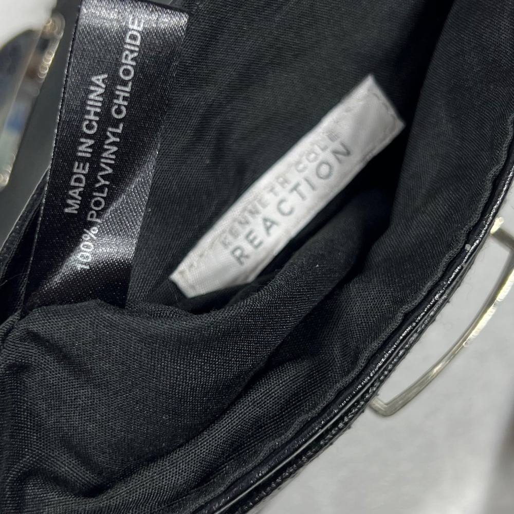 Kenneth Cole crossbody bag - Picture 9 of 9